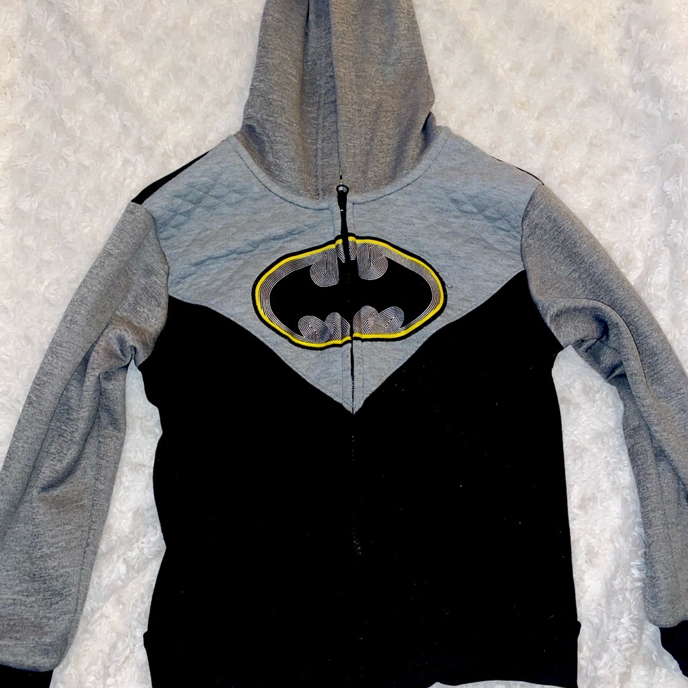 Children’s 5/7 zip up Batman hoodie.